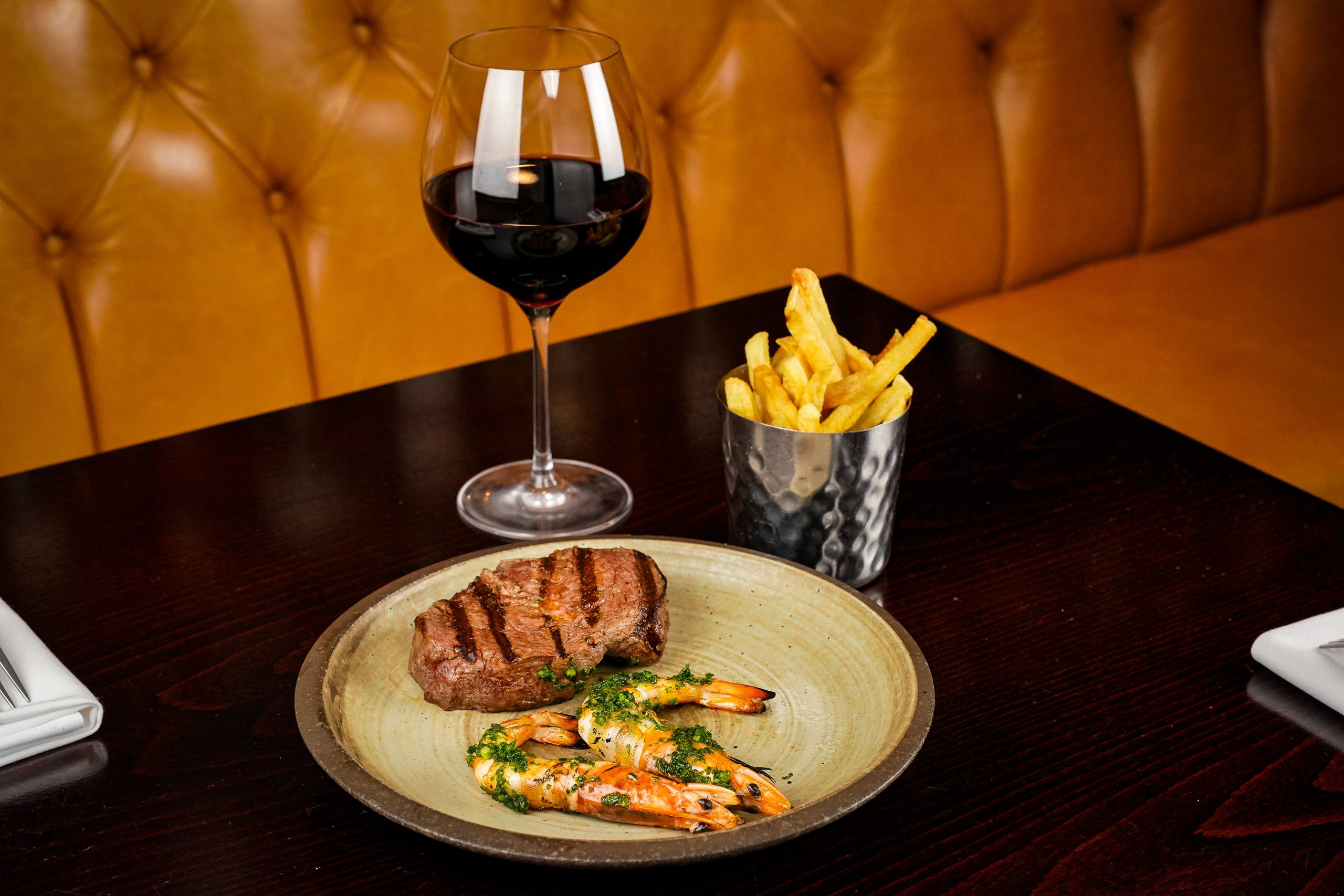 Invite your friends, family, colleagues or clients to enjoy an OMNINO experience! This £50 voucher can be presented at the end of the meal and its value will be deducted from the final bill.